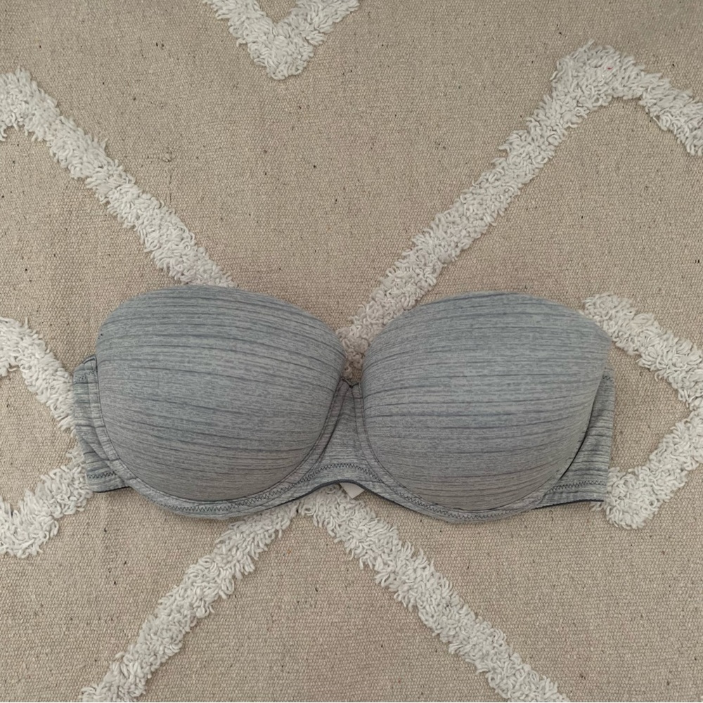 Victoria’s Secret PINK Strapless Push Up Bra